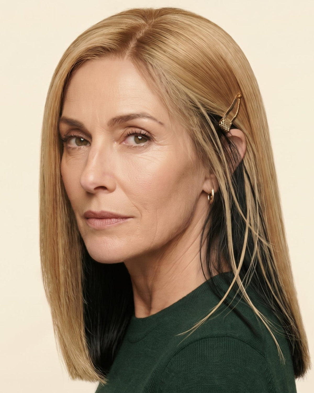 Sedelle Topper Base de Seda: mujer con melena rubia lisa por los hombros
